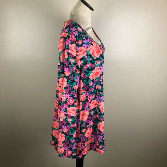 SOLD ❗️Lularoe Lynnae Floral Top Size 3XL - Picture 4 of 8